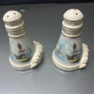Vintage beach themed salt and pepper shaker.
